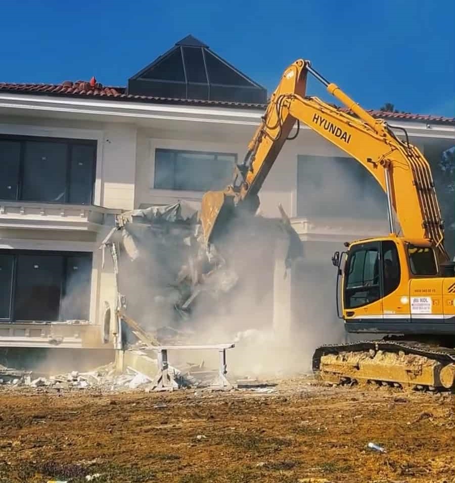 İstanbul’un Çatalca ilçesine bağlı Kalfaköy Mahallesi’nde kaçak yapılaşmaya karşı önemli